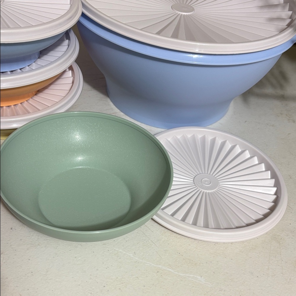 Tupperware Multi-Color Bowl Set with Lids - Picture 2 of 4